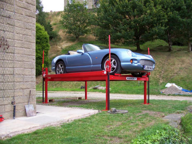 Rescued attachment hamer car lift.jpg